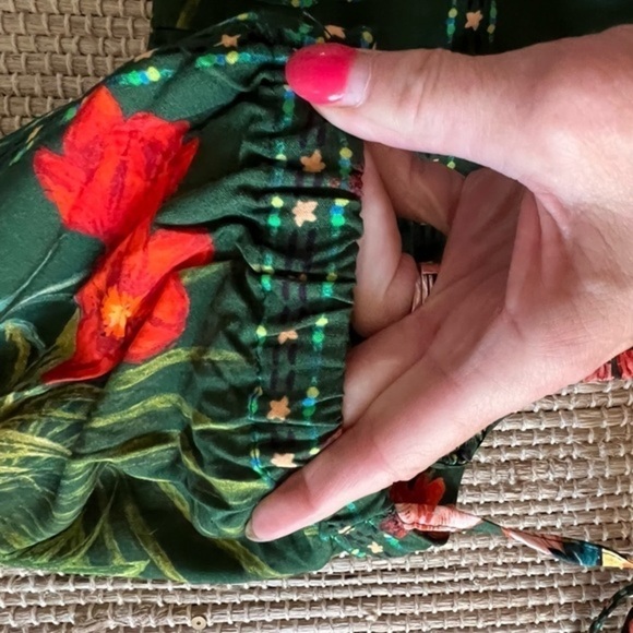 Jilem Modas Cropped Tropical Print Summer Top - Picture 9 of 12